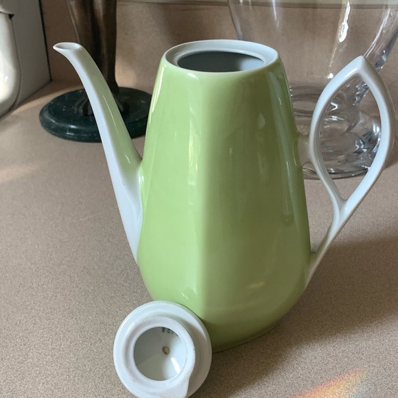 Exquisite Vintage Bavarian Teapot - Picture 3 of 6